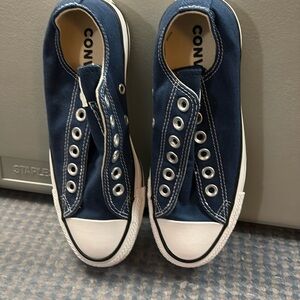 NWT Converse All-Star Chuck Taylor. Unisex. Men’s three, women’s five. Navy.